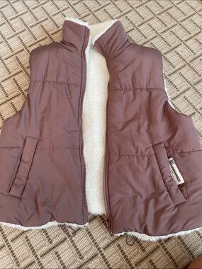 No Boundaries Mauve Reversible Sherpa Puffer Vest